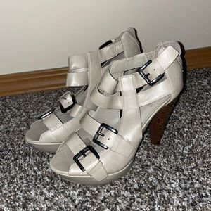 Guess Heels, size 7, Tan